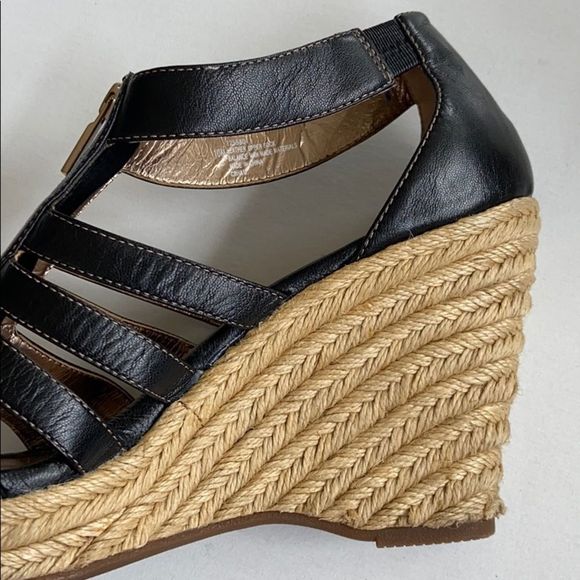 EUC Sofft leather wedge sandals - Picture 5 of 8